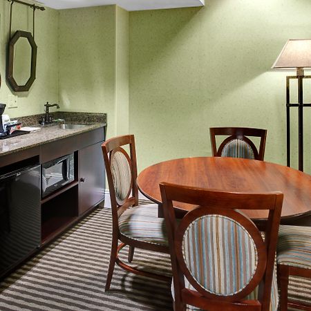 Holiday Inn Express Hotel & Suites Atlanta Buckhead By Ihg Eksteriør billede