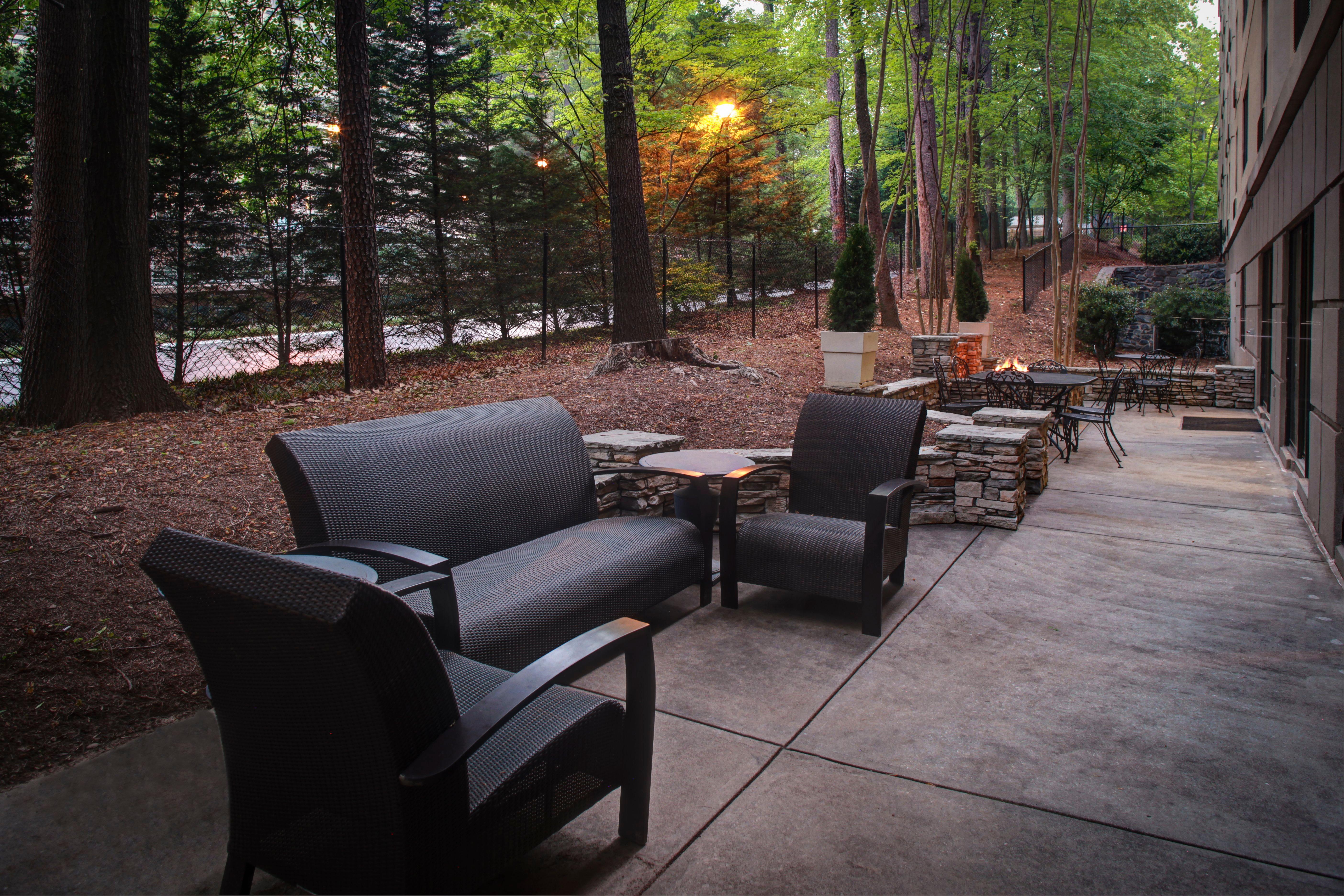 Holiday Inn Express Hotel & Suites Atlanta Buckhead By Ihg Eksteriør billede