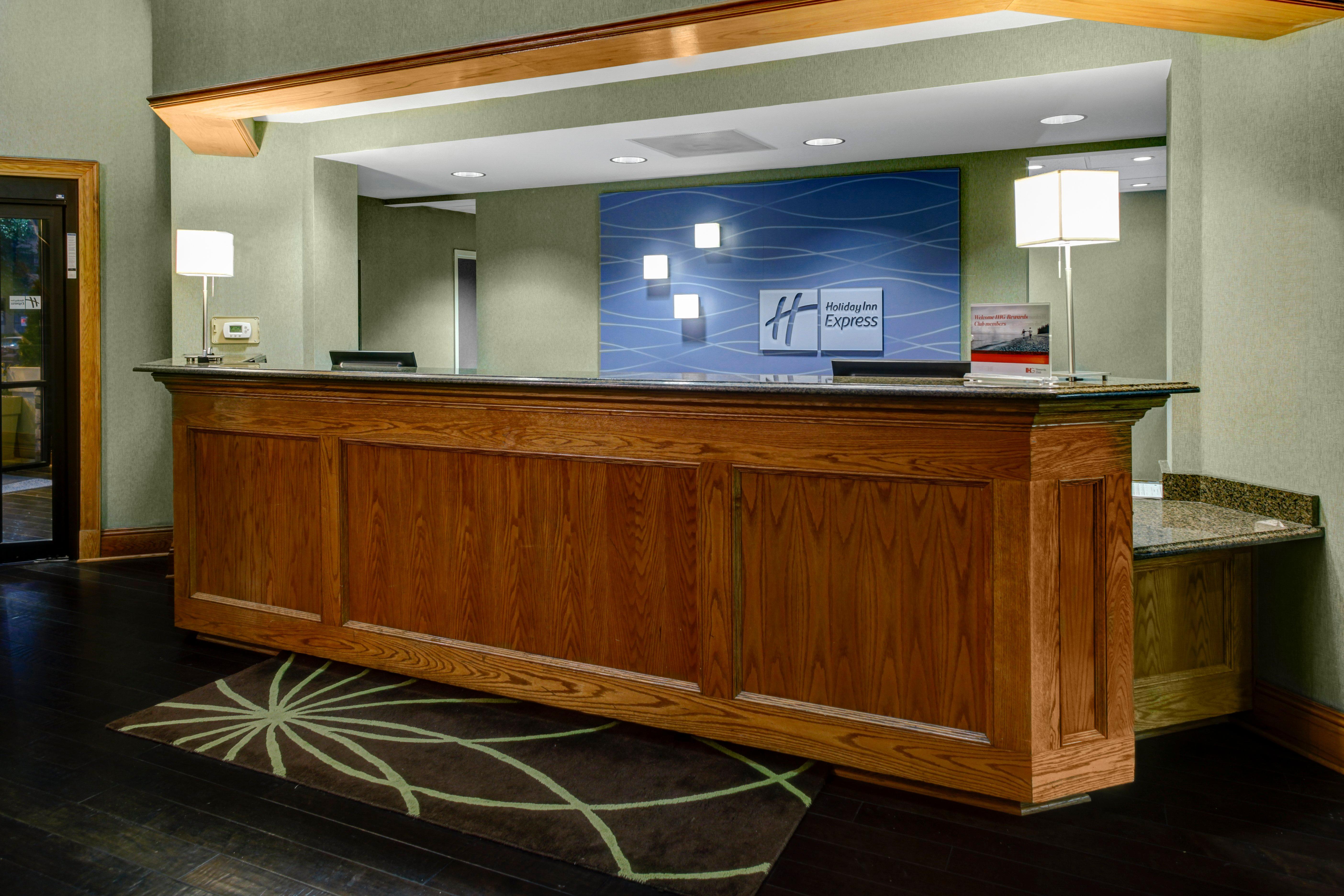 Holiday Inn Express Hotel & Suites Atlanta Buckhead By Ihg Eksteriør billede