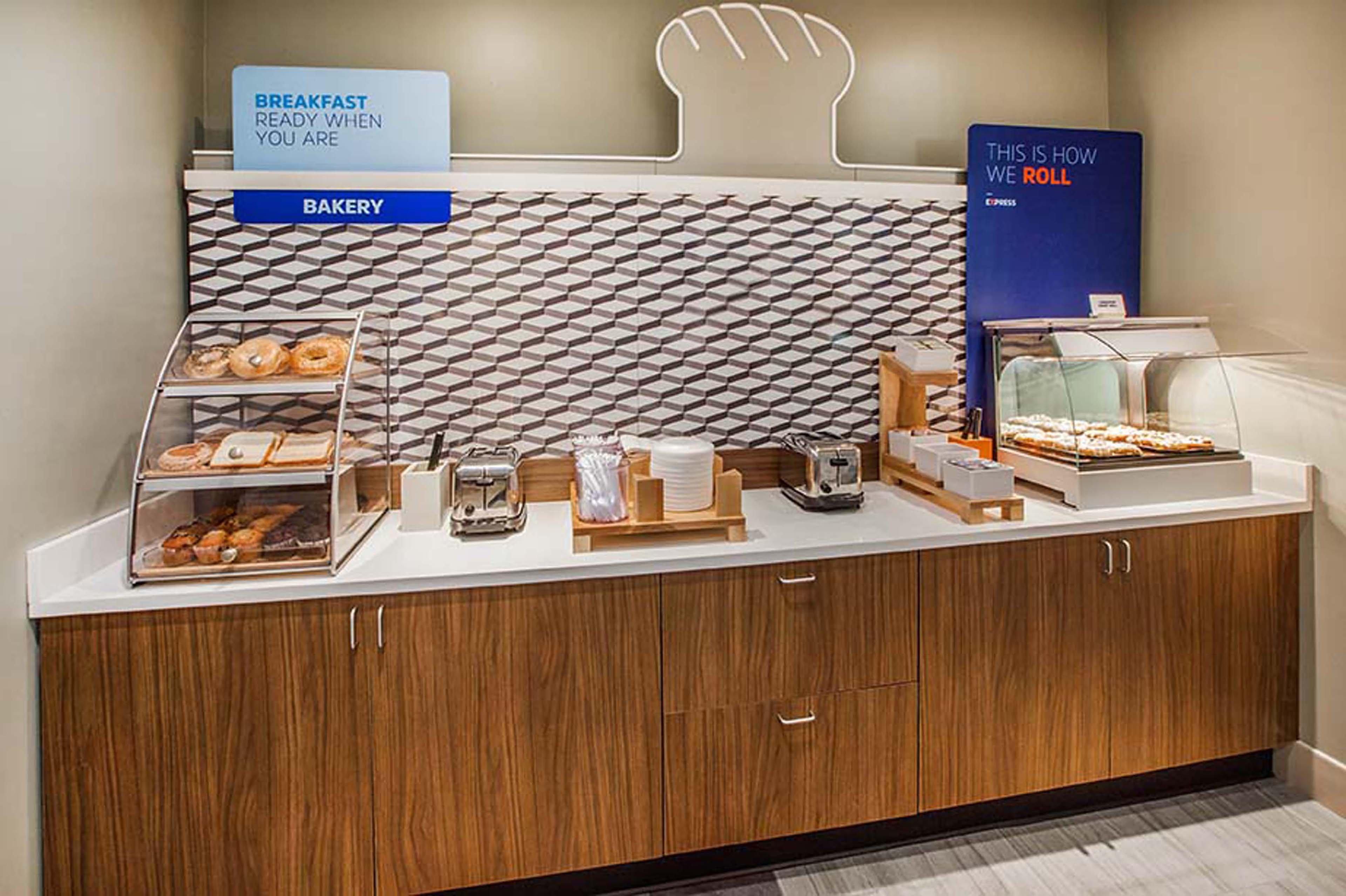 Holiday Inn Express Hotel & Suites Atlanta Buckhead By Ihg Eksteriør billede